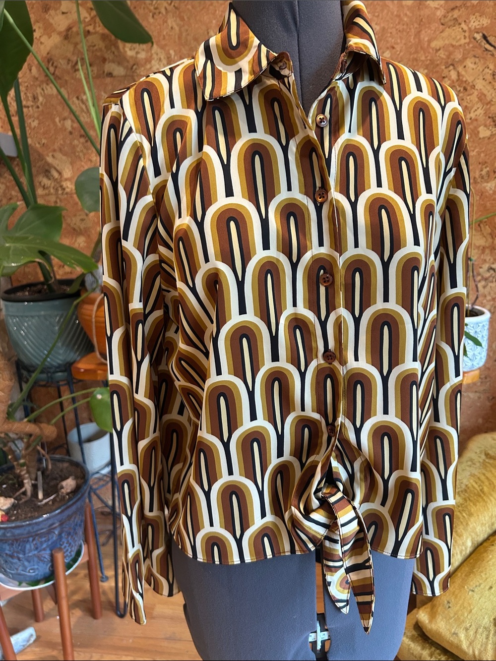 Satin Chic Geo-Print Tie-Front Button Down Blouse in Earth Tones ✨So Cute!✨